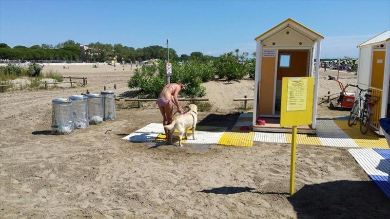 Ampio Bilocale Caorle Lungomare Levante Exterior foto
